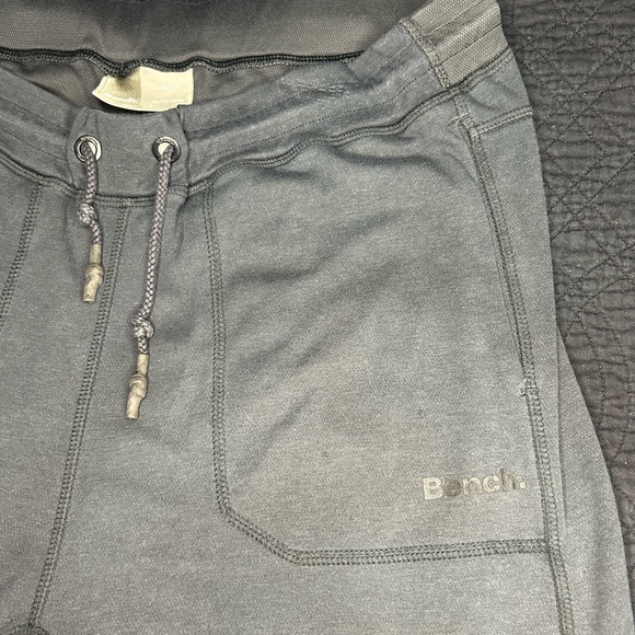 Bench Short - Picture 2 of 4